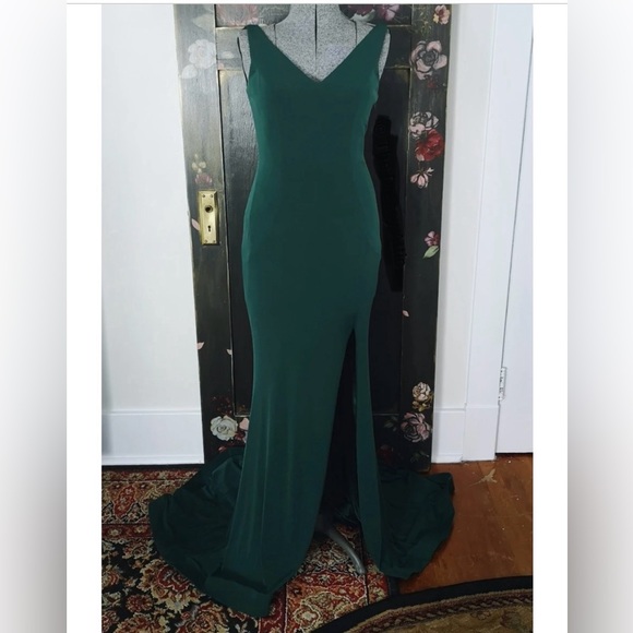 AVA PROM DRESS BEAUTIFUL - Picture 1 of 3